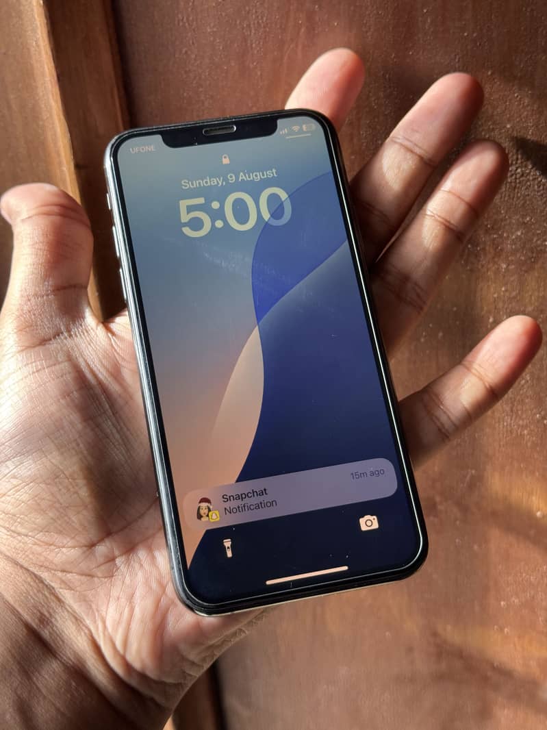 Apple iPhone XS 3