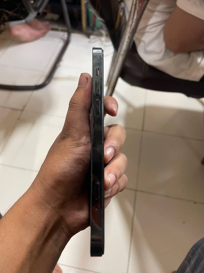 iphone 12 pro 3