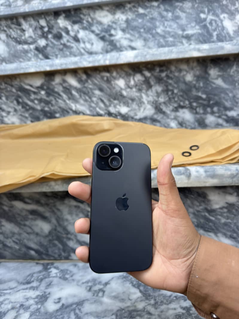 Apple iPhone 15 4