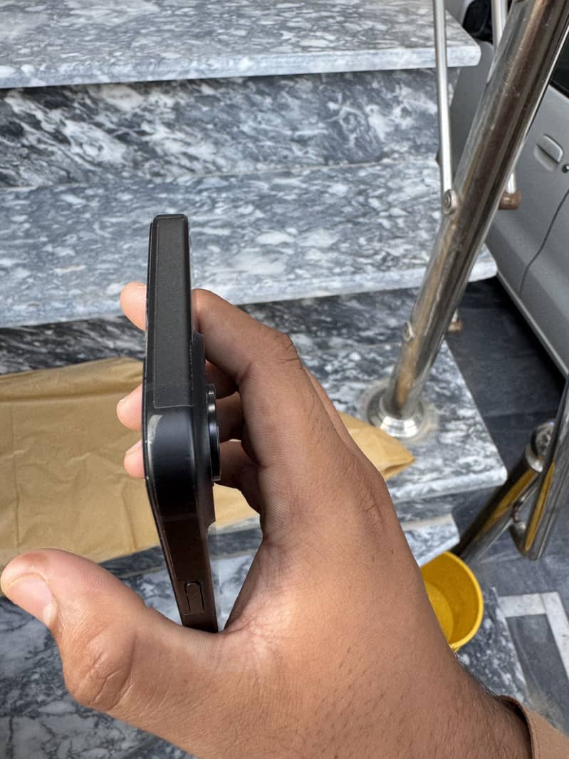Apple iPhone 15 5