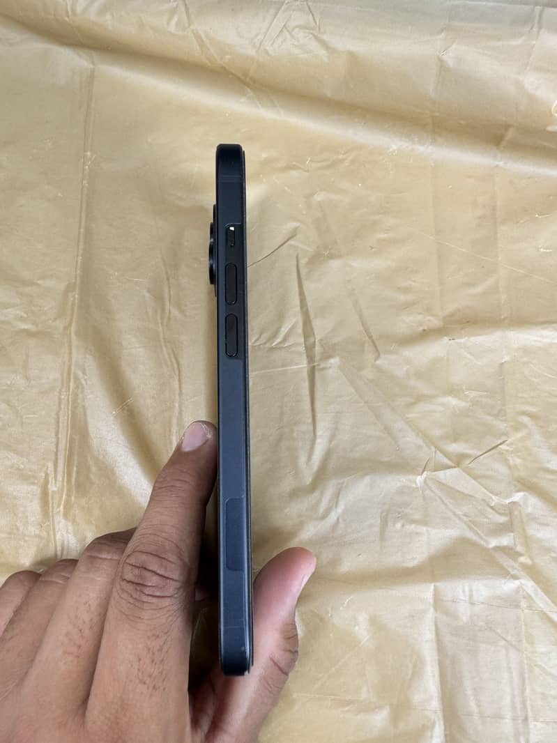 Apple iPhone 15 8