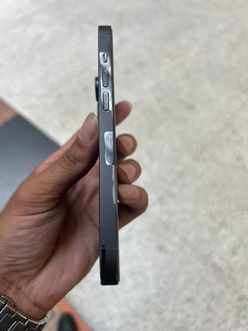 Apple iPhone 14 Pro 2