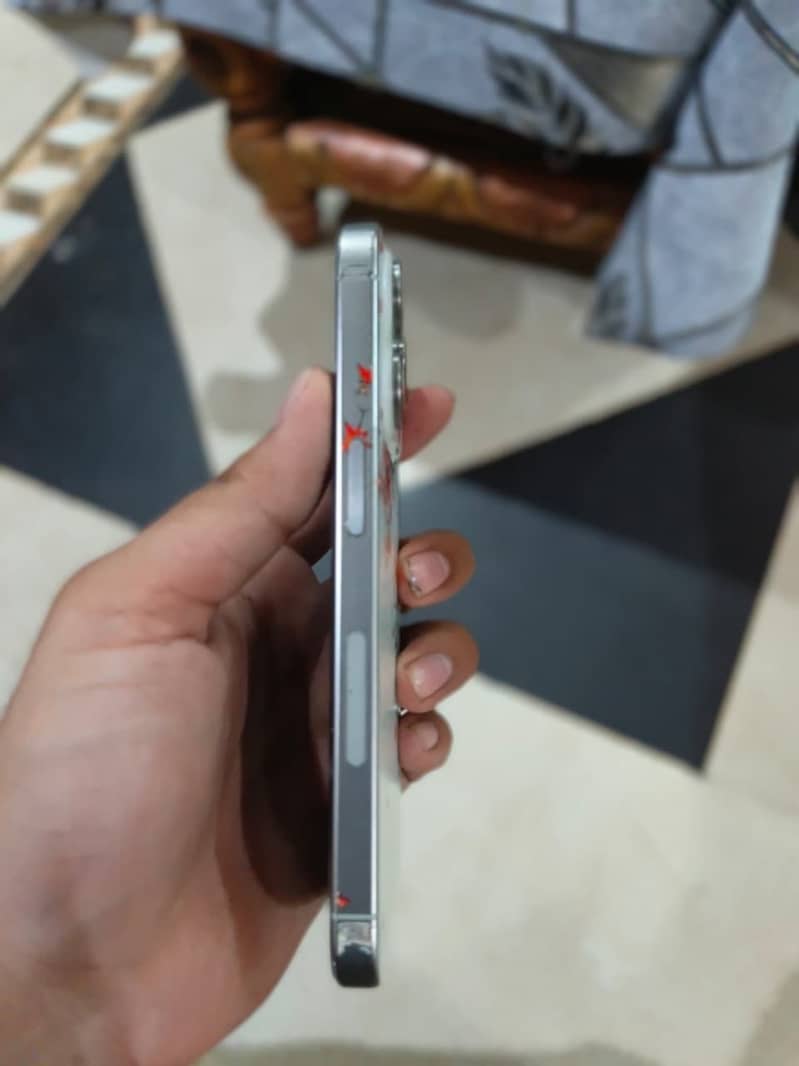 Apple iPhone 15 Pro 5