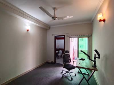 Room For Rent