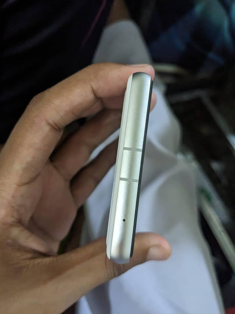 Google pixel 7a 3