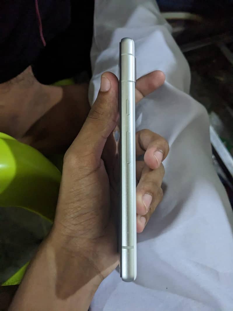 Google pixel 7a 4