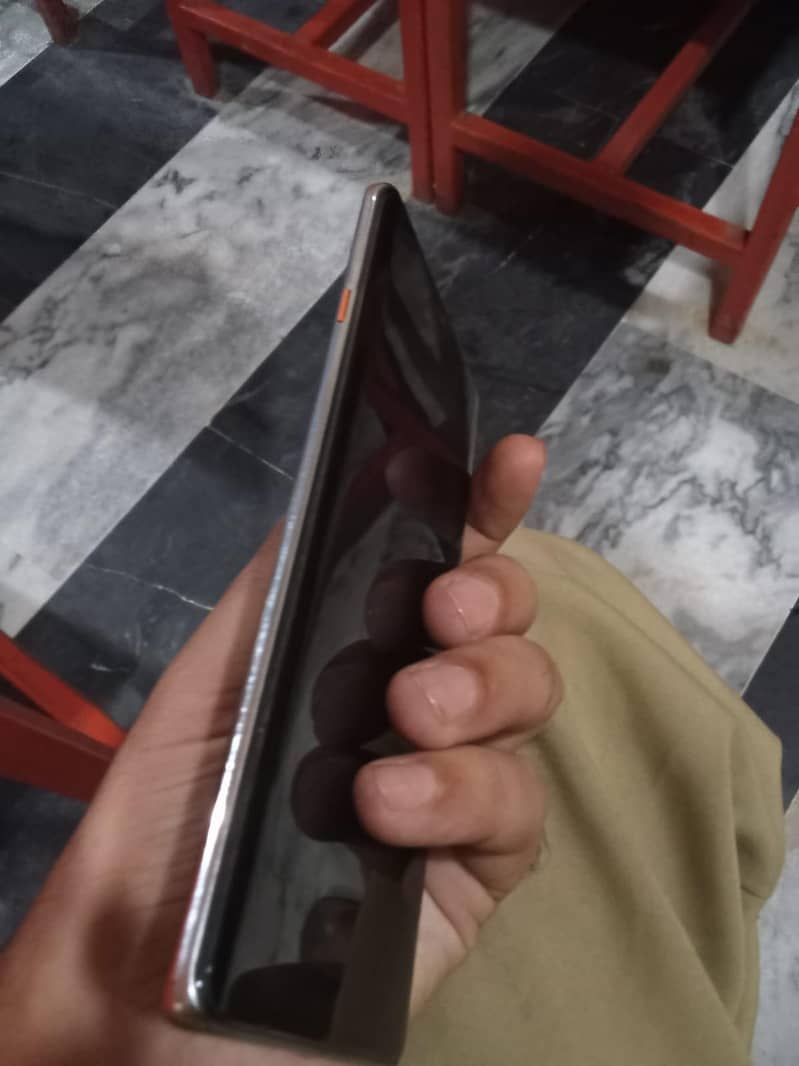 Tecno CAMON 40 Pro 1