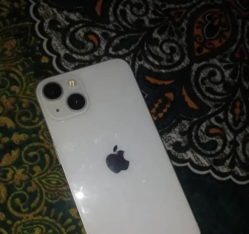 iPhone 13 4