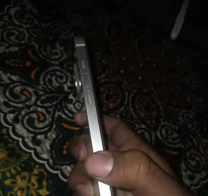 iPhone 13 5