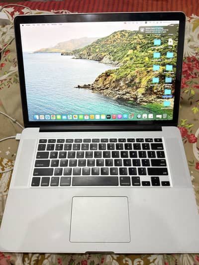 Macbook pro 2015 15inches 16gb (500gb)