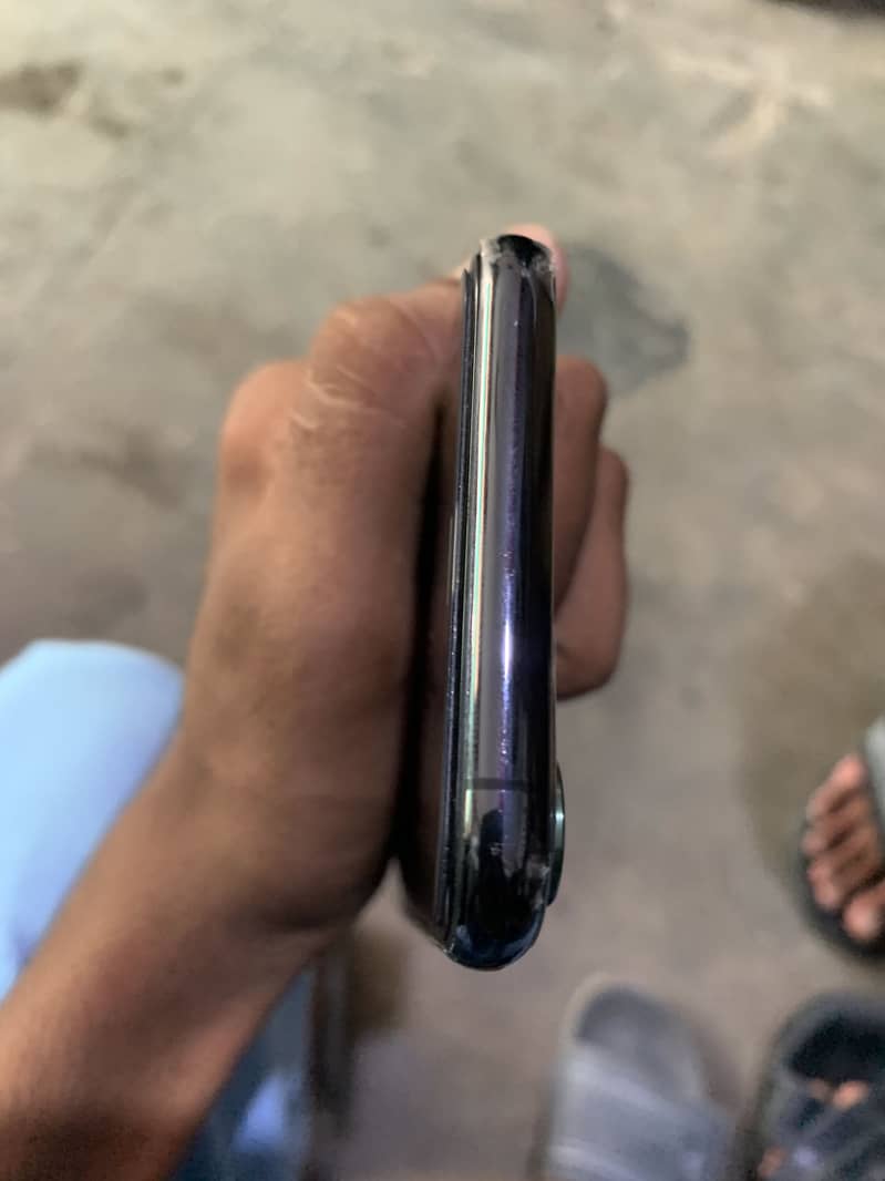 Apple iPhone 11 Pro 1