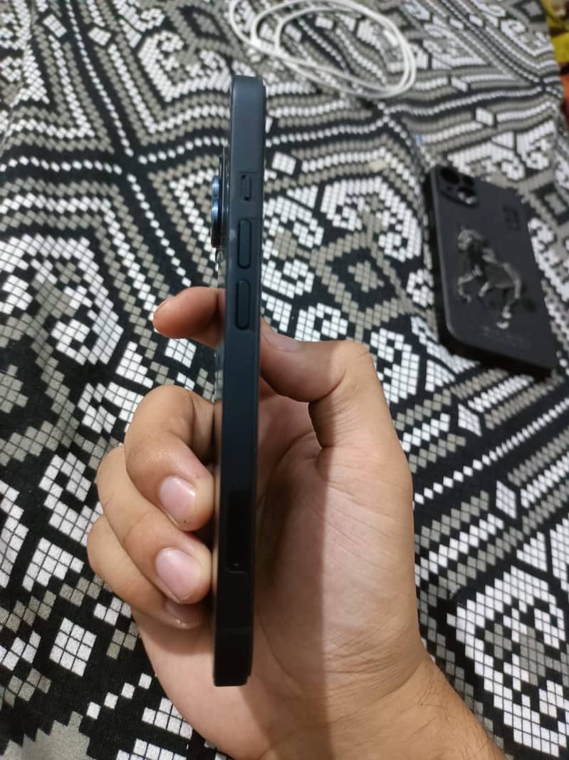 iPhone 13 5