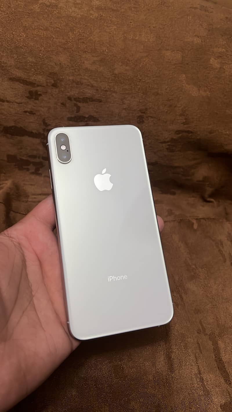 Apple iPhone XS Max 0