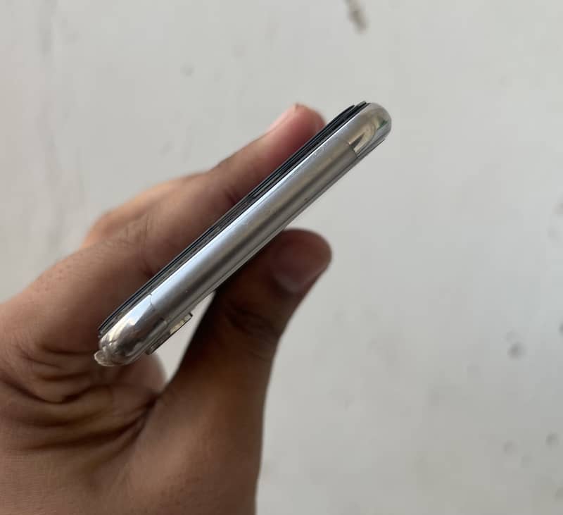 Apple iPhone X 5