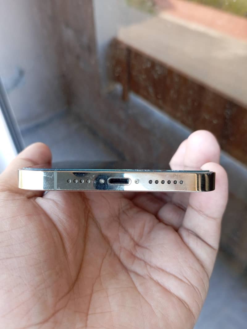 iPhone 12 pro max 6