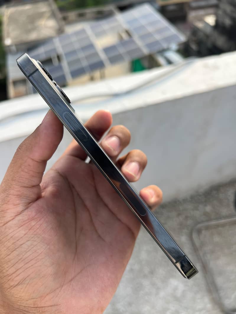 Apple iPhone 12 Pro Max 4