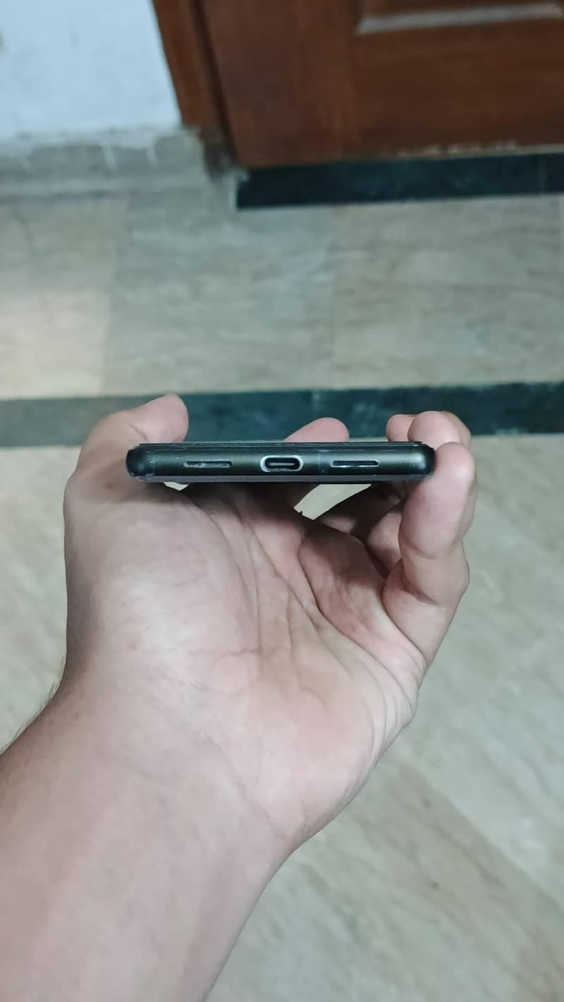 Google Pixel 6 4