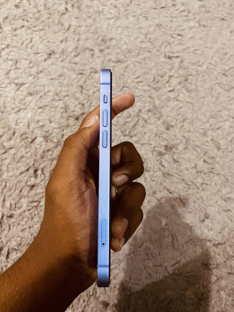 Apple iPhone 12 1