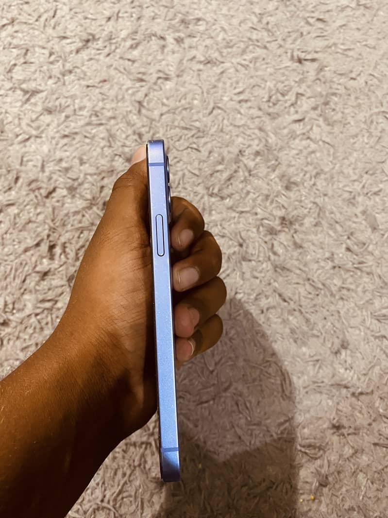 Apple iPhone 12 3