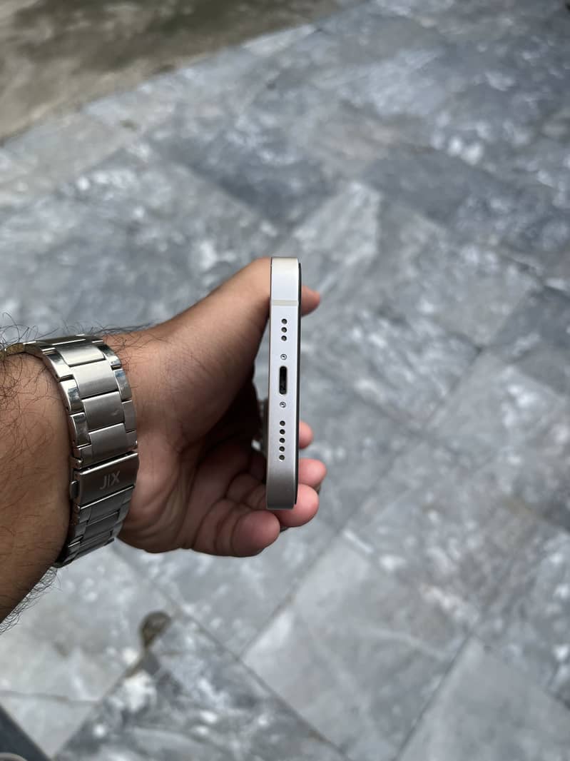 Apple iPhone 14 3