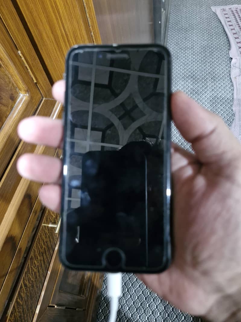 Apple iPhone 7 1