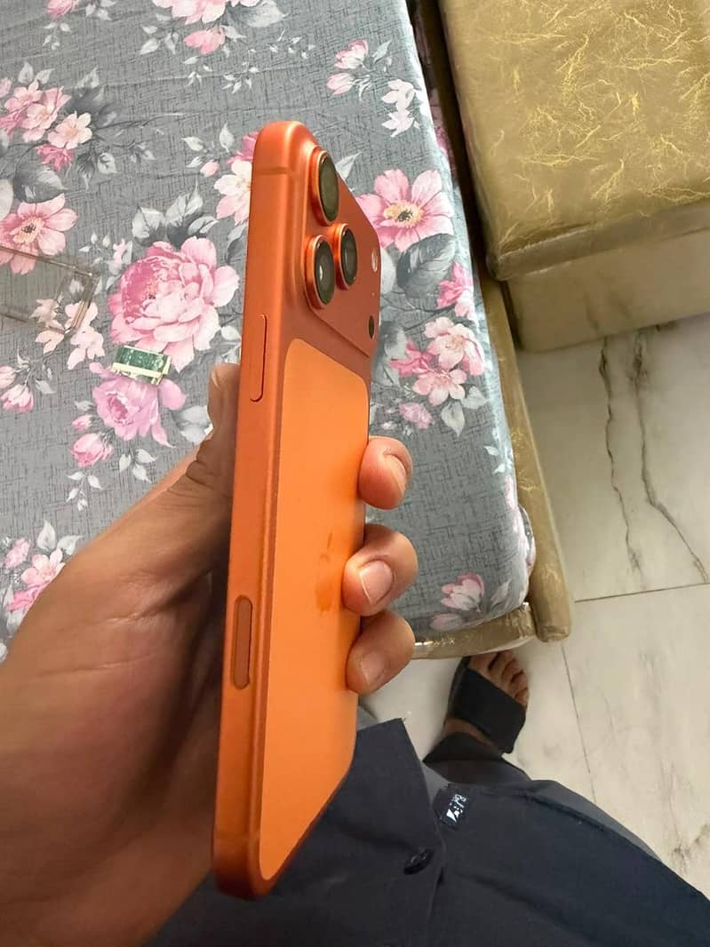 Apple iPhone 17 Pro Max 2