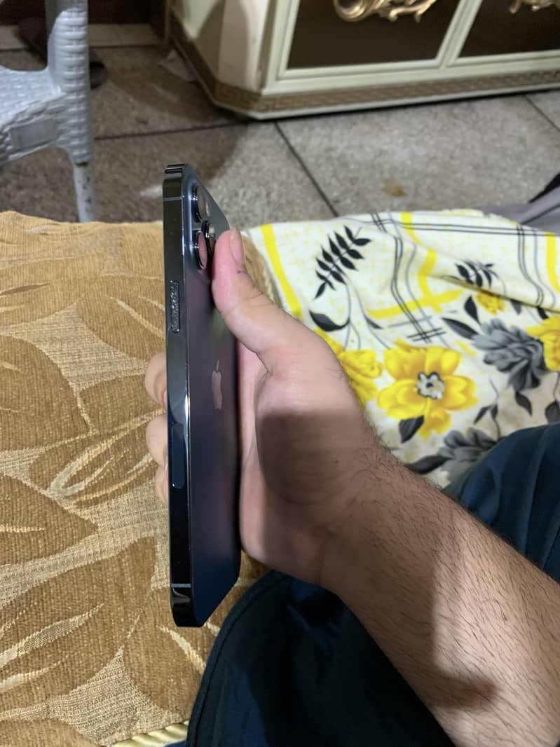 Apple iPhone 12 Pro Max 3