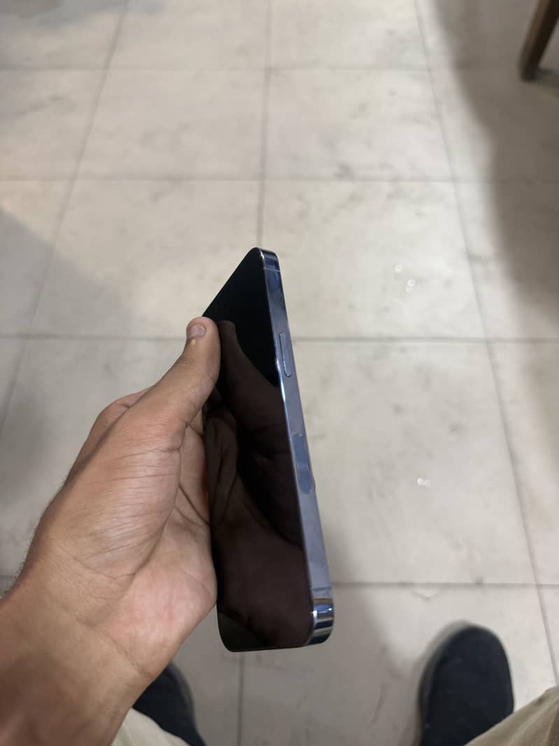 Apple iPhone 13 Pro 2