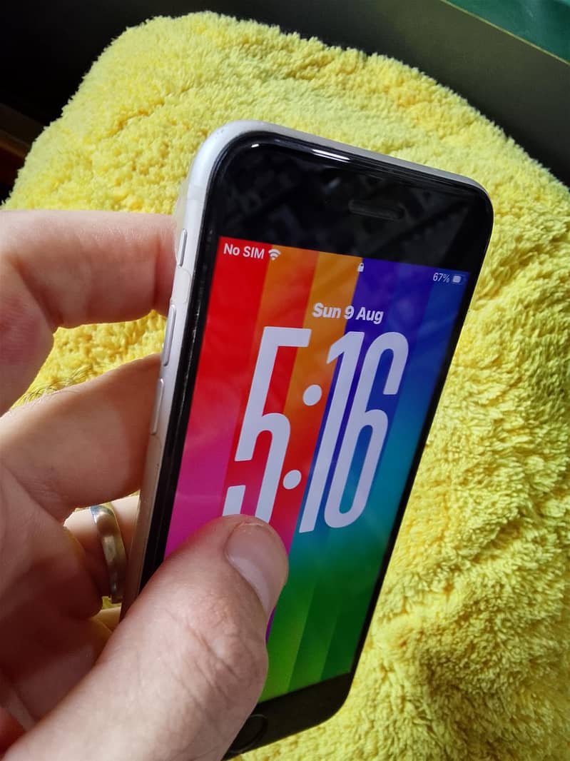 Apple iPhone SE 3