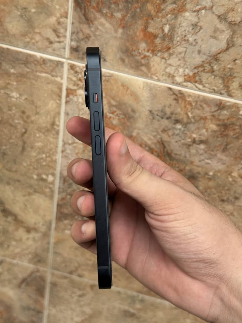 Apple iPhone 14 2