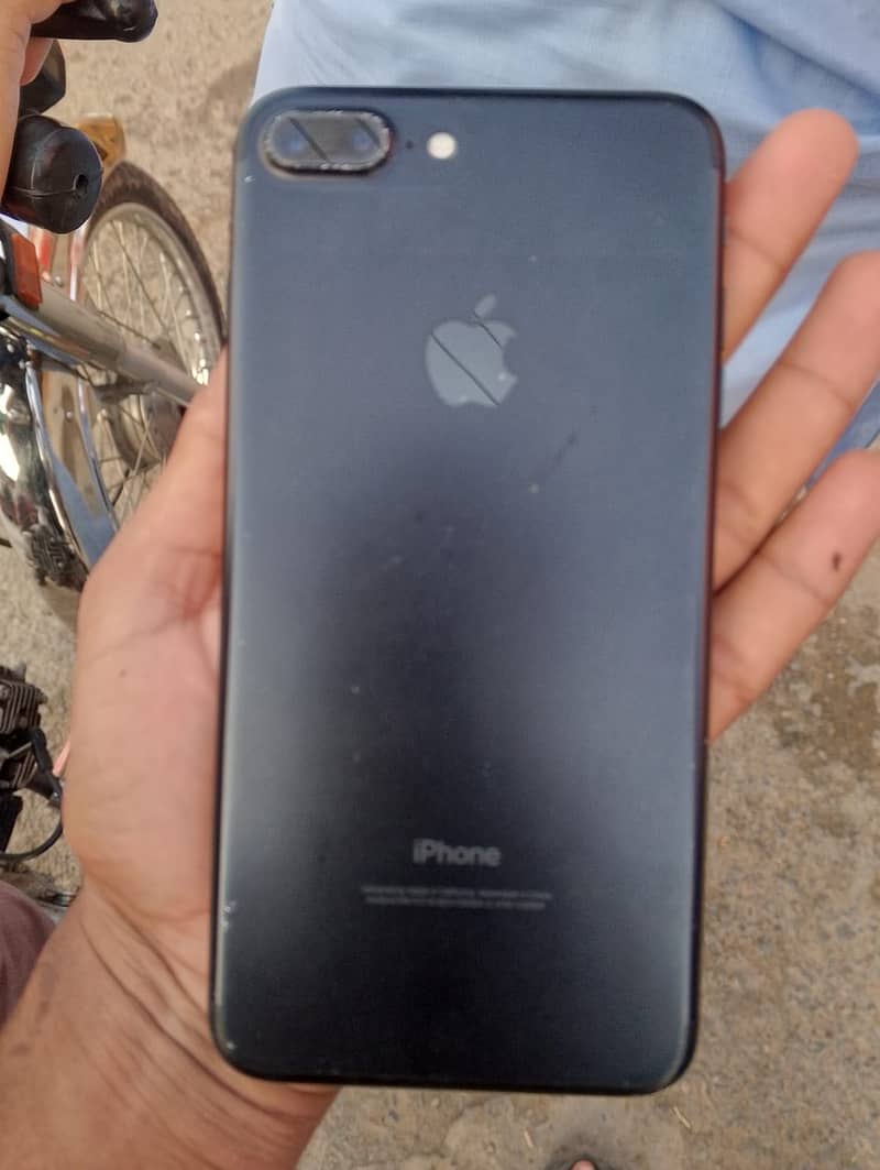 Apple iPhone 7 Plus 3