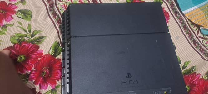 ps 4 1tb with 2 controller