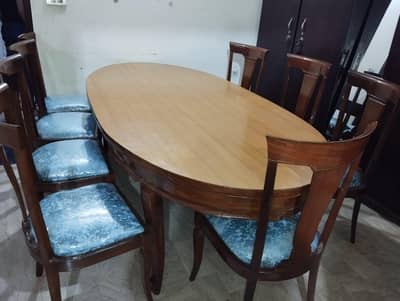 Dining table with 8 Chairs