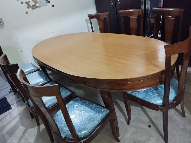 Dining table with 8 Chairs 2
