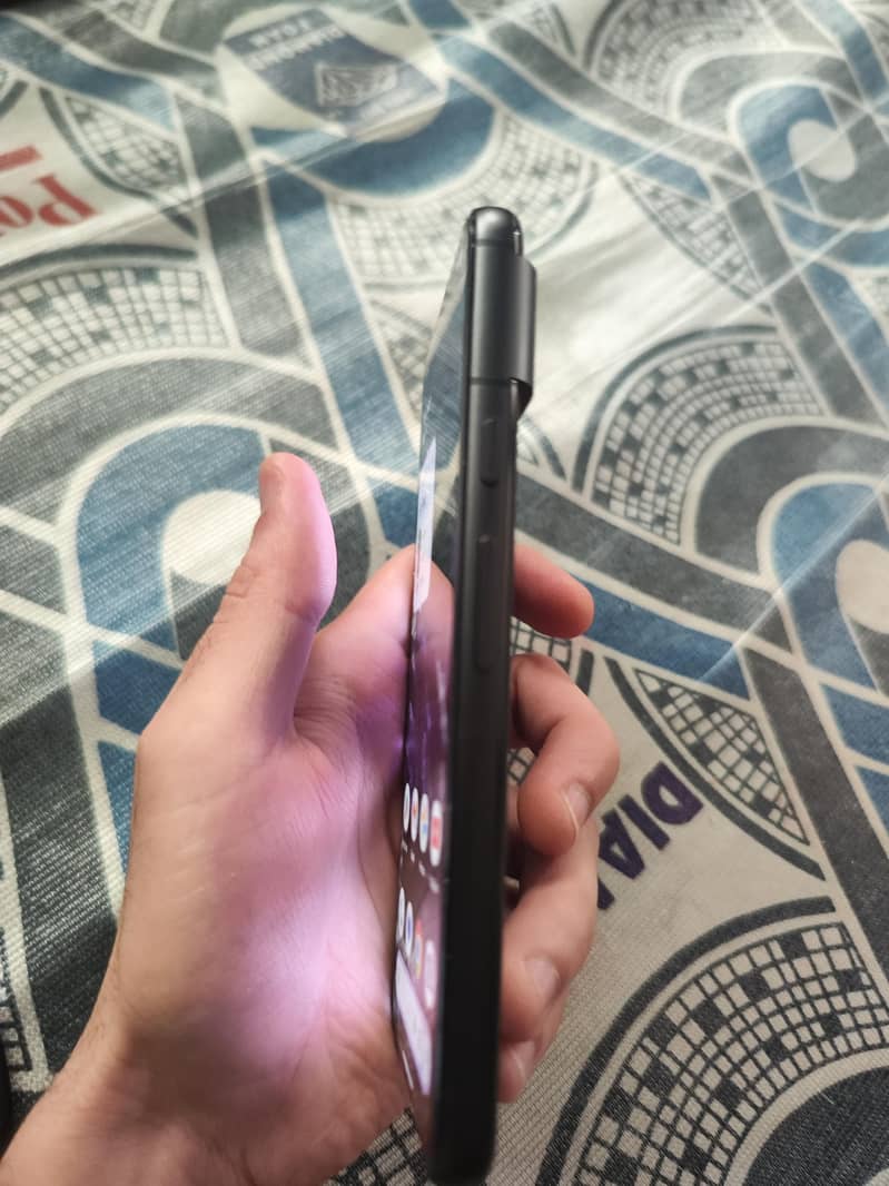 Google Pixel 8 4
