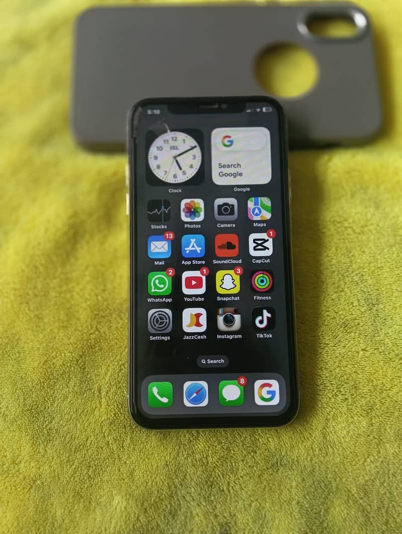 Apple iPhone X 4