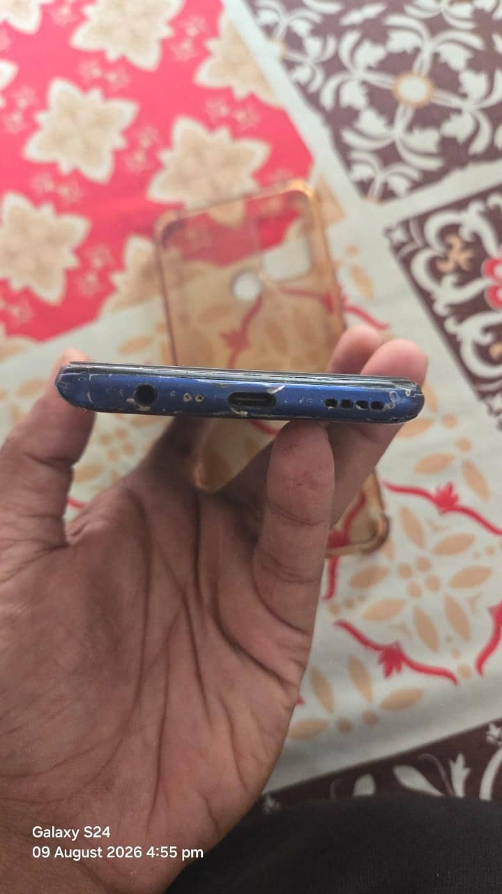 Realme C17 4