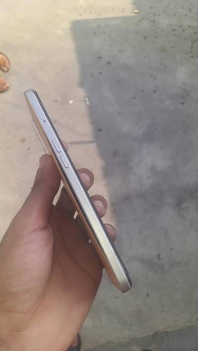 OPPO F21 Pro