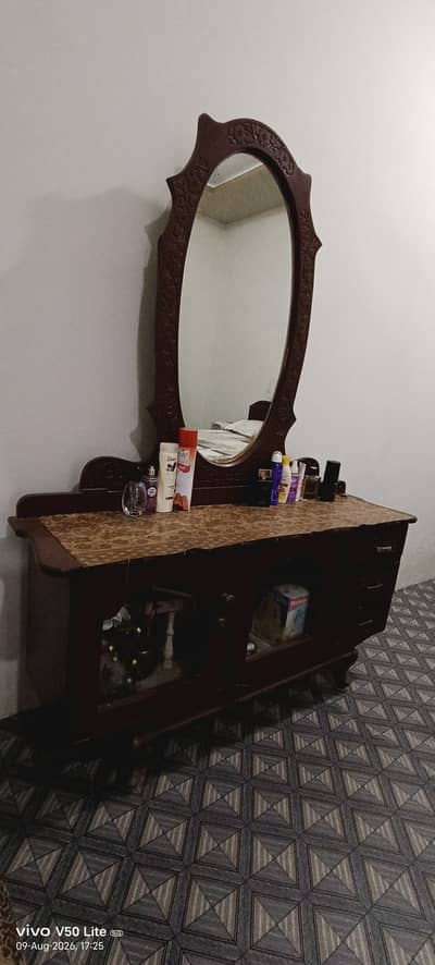 Dressing table