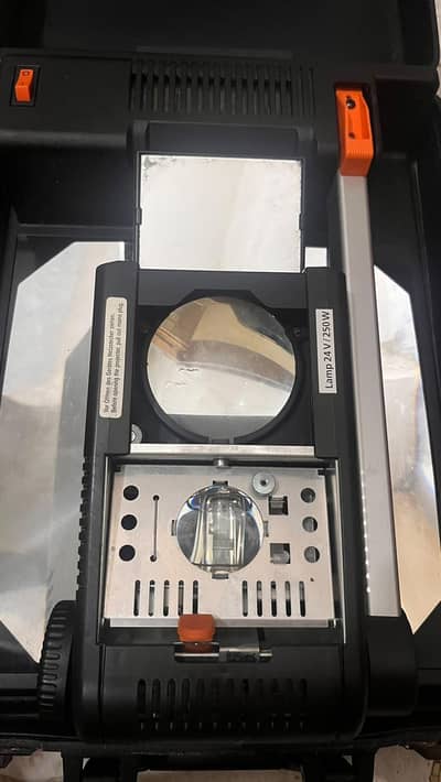 Portable Briefcase Overhead Projector