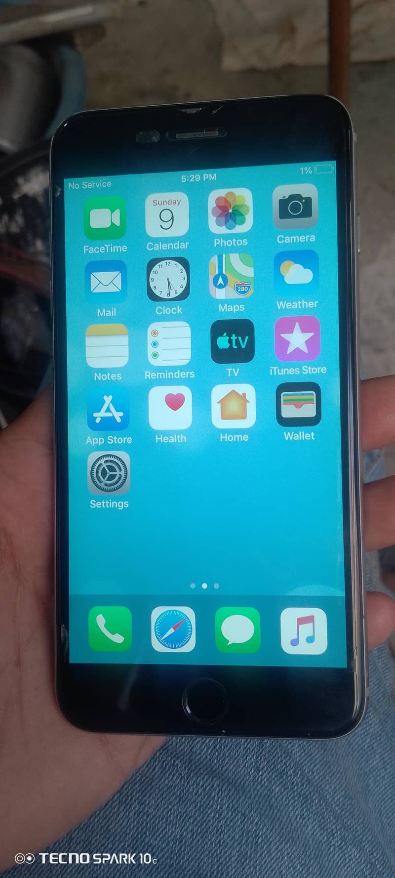 Apple iPhone 6 Plus 0