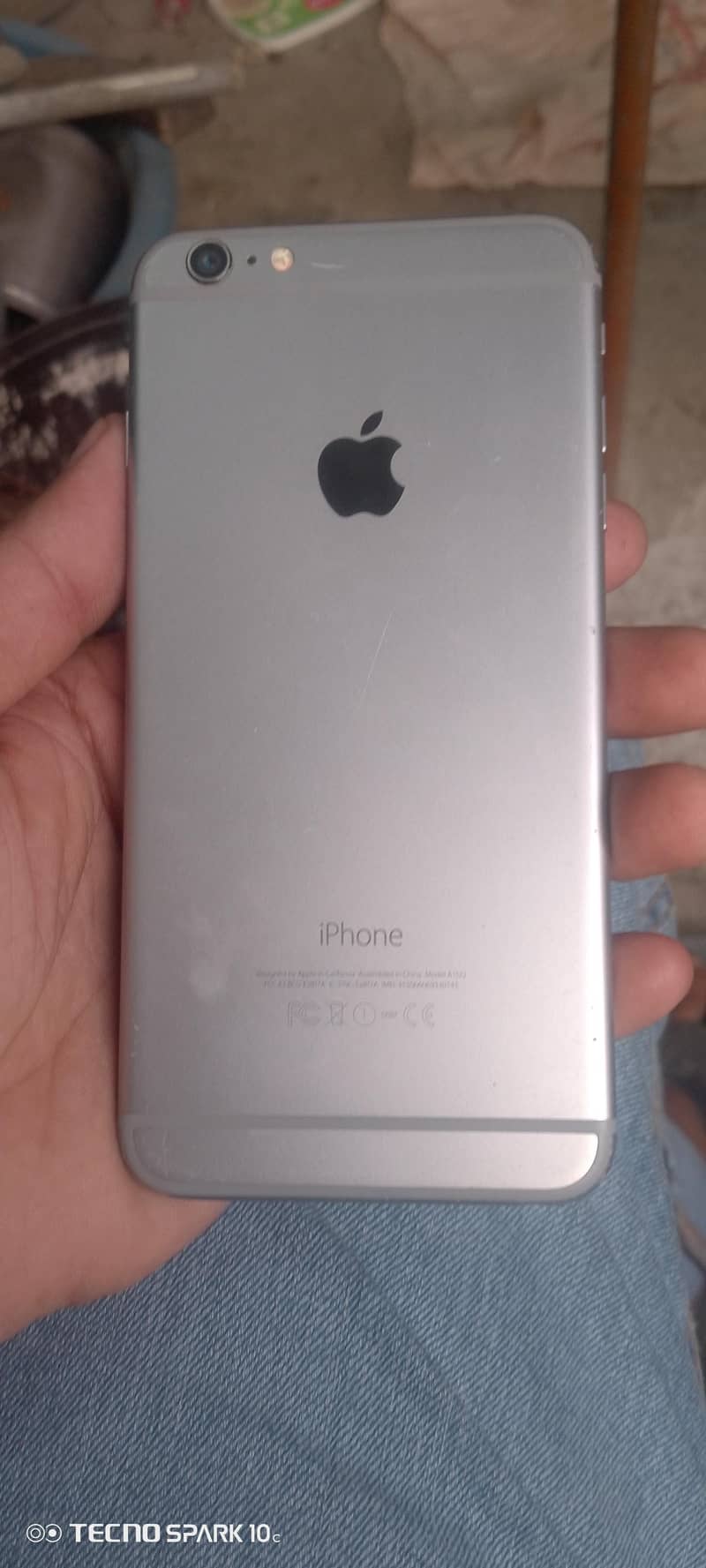 Apple iPhone 6 Plus 1