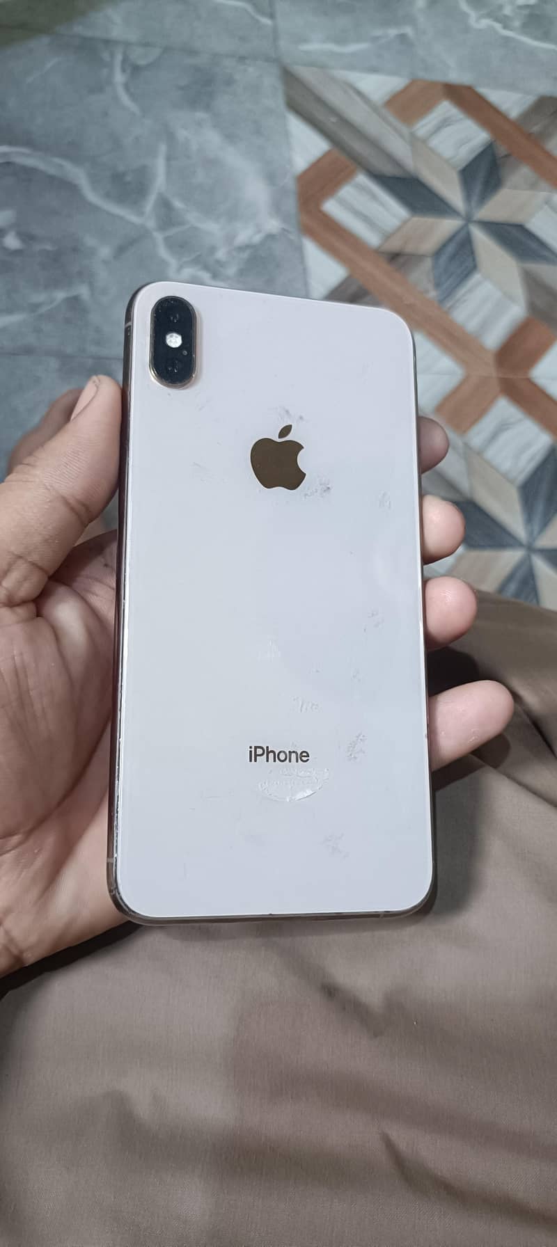 Apple iPhone XS Max 1