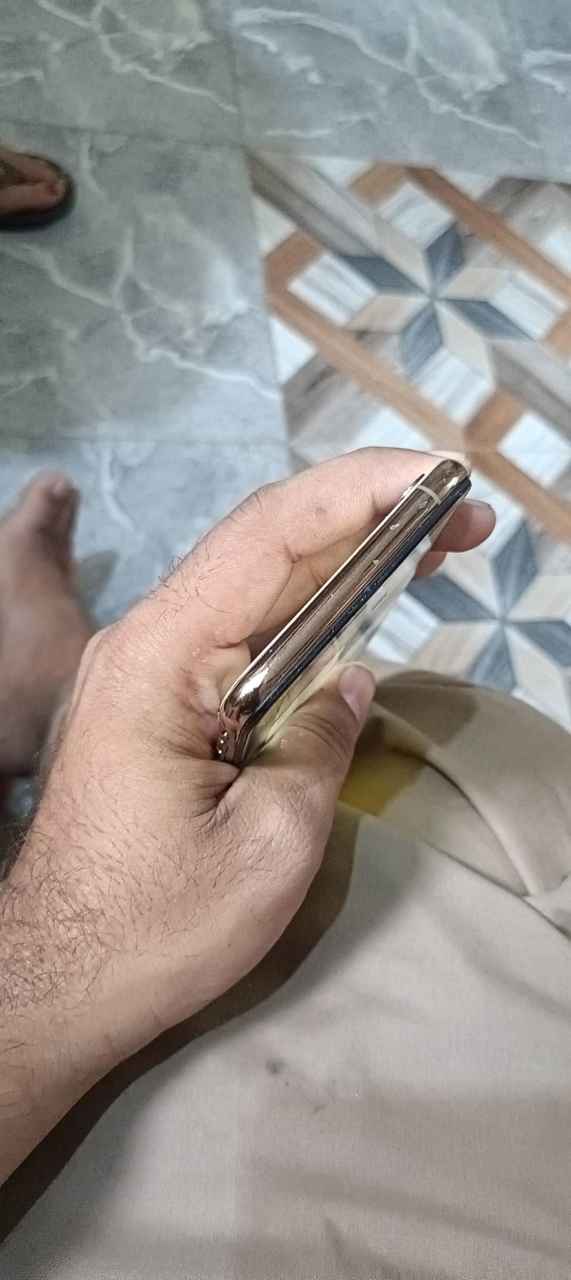 Apple iPhone XS Max 4