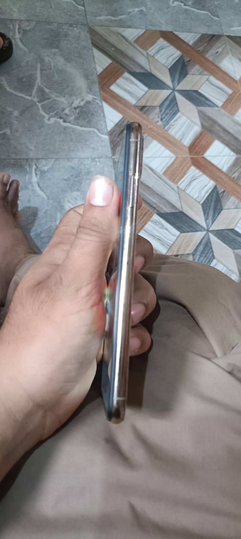 Apple iPhone XS Max 7