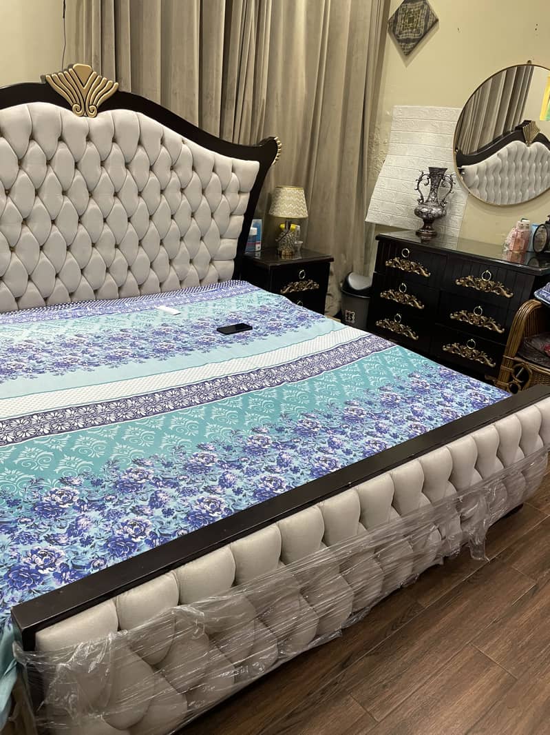Complete Bed set, side tables, dressing table mirror 0