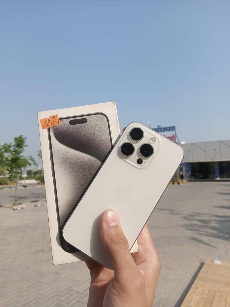 iPhone 15 pro 3