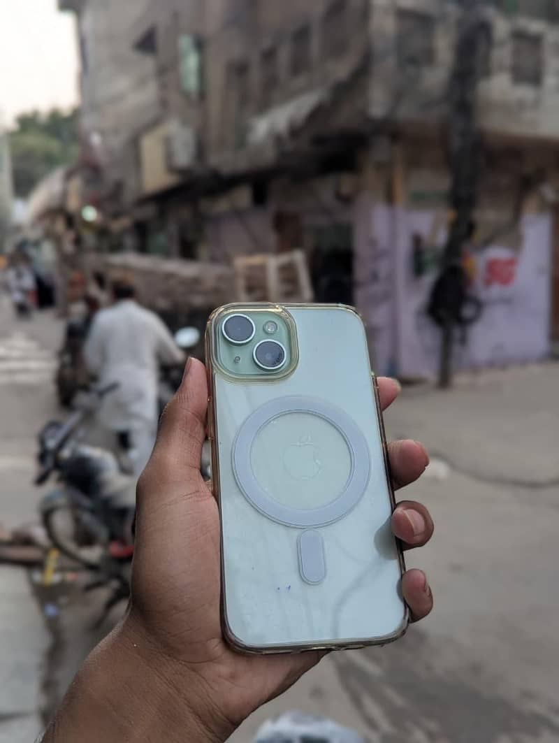 Apple iPhone 15 2
