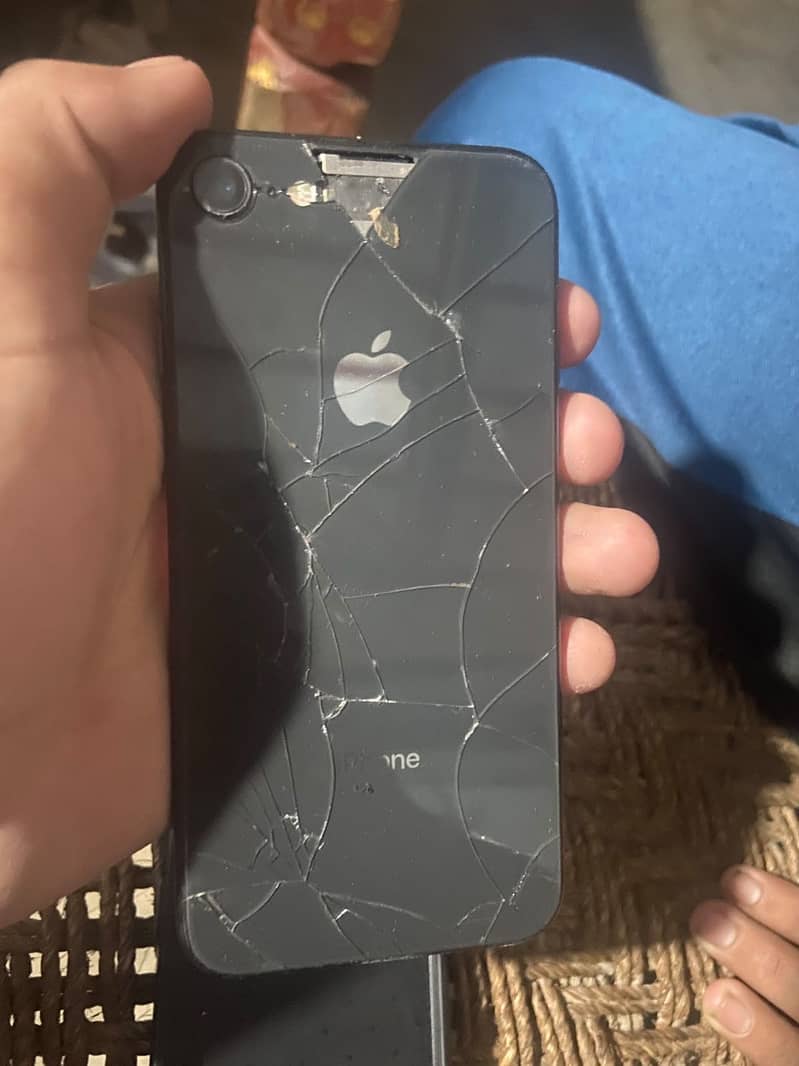 Apple iPhone 8 1