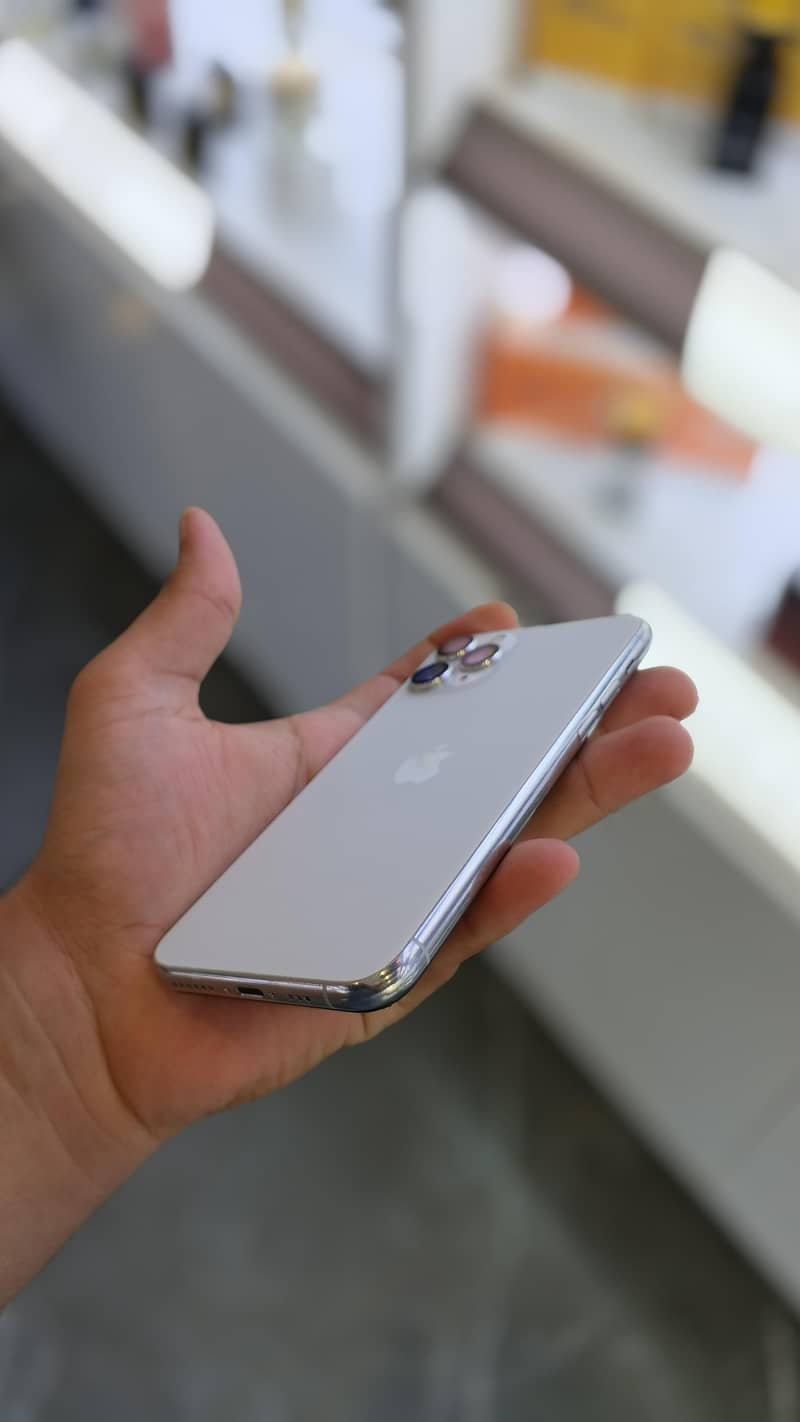 Apple iPhone 11 Pro 1